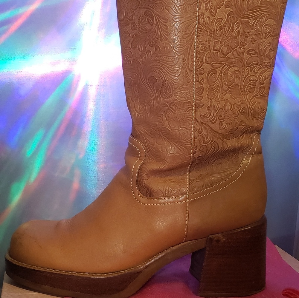 Vintage chunky cowboy boots